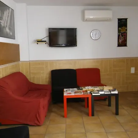 Juvenil Pascuales Hostal *