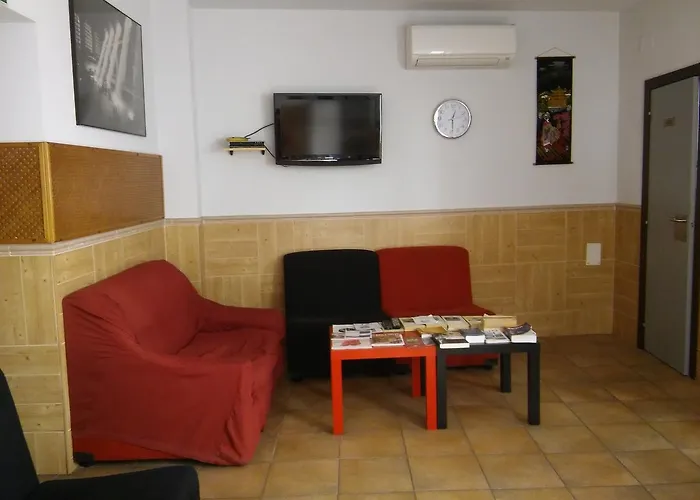 Juvenil Pascuales Albergue *